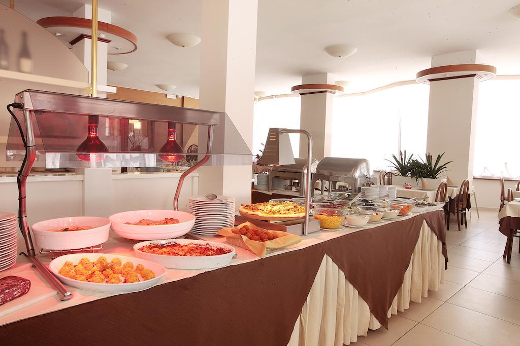 Gallia Club Hotel เชเซนาติโก ภายนอก รูปภาพ